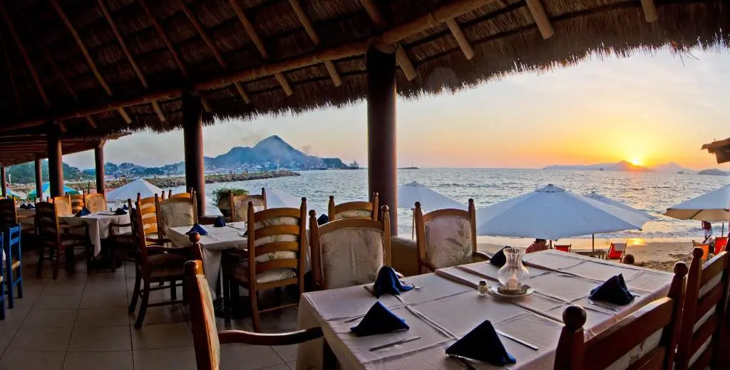 Restaurante Hotel Marina Puerto Dorado, Hotel en Manzanillo Colina