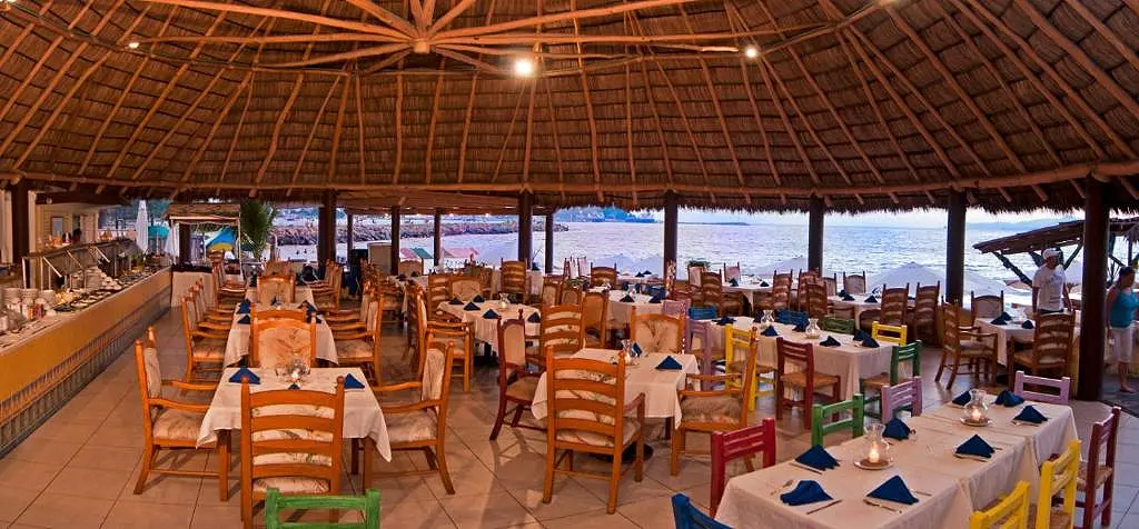 Restaurante Hotel Marina Puerto Dorado, Hotel en Manzanillo Colina