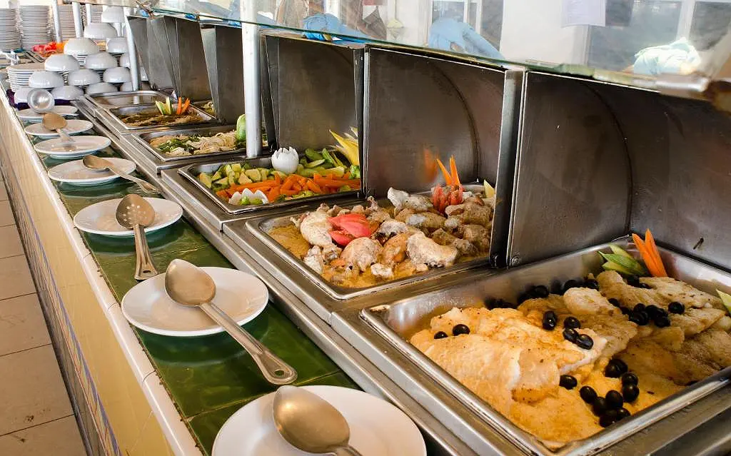 Restaurante Hotel Marina Puerto Dorado, Hotel en Manzanillo Colina