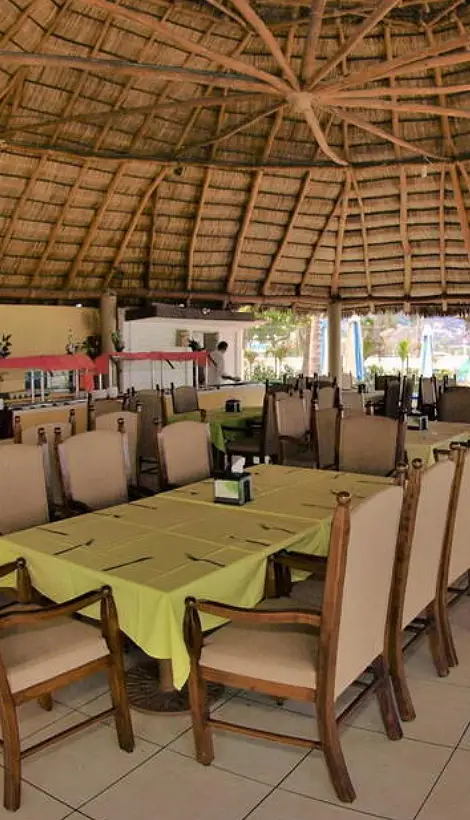 Restaurante Hotel Marina Puerto Dorado, Hotel en Manzanillo Colina